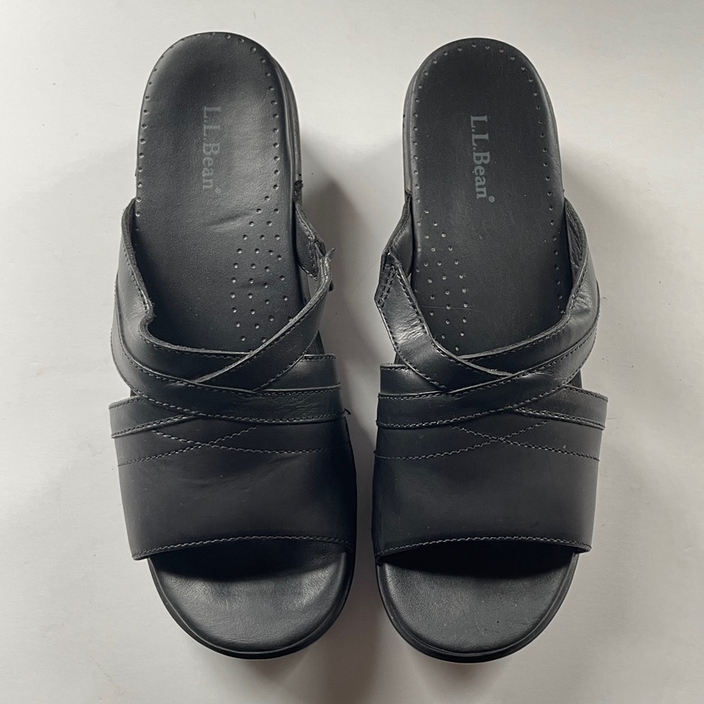 LL Bean women’s black leather sandals Sz 8